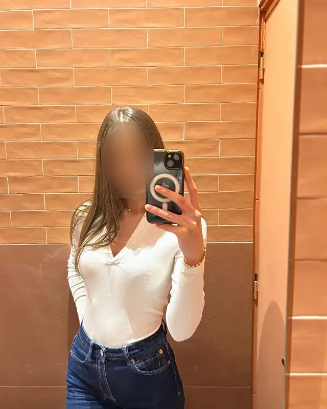 Nora – Ligne de soie et mystère - Image 1