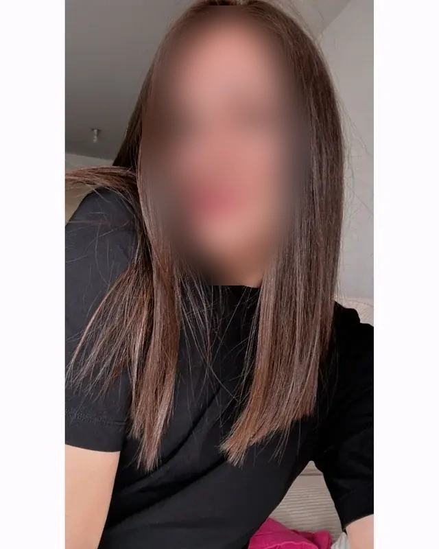 Léonie – Regard insoumis et peau de satin - Image 2