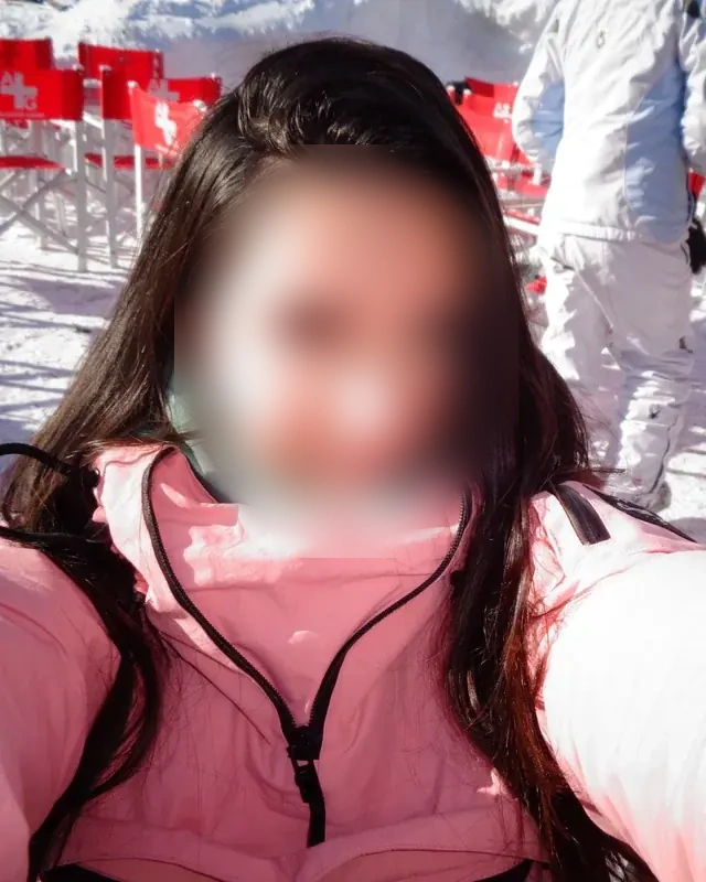 Aïcha – Sillage de velours et sourire complice - Image 3